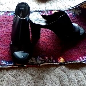 White House Black Market Size 8 Dress Heels